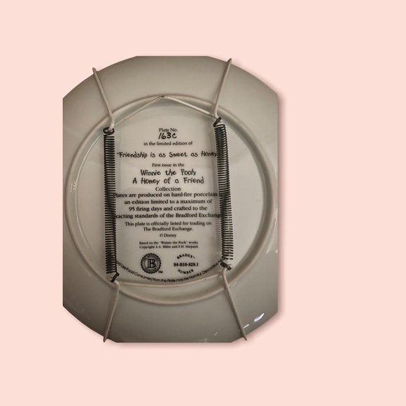 Winnie the Pooh Plate from the Bradford Exchange. - Picture 2 of 3